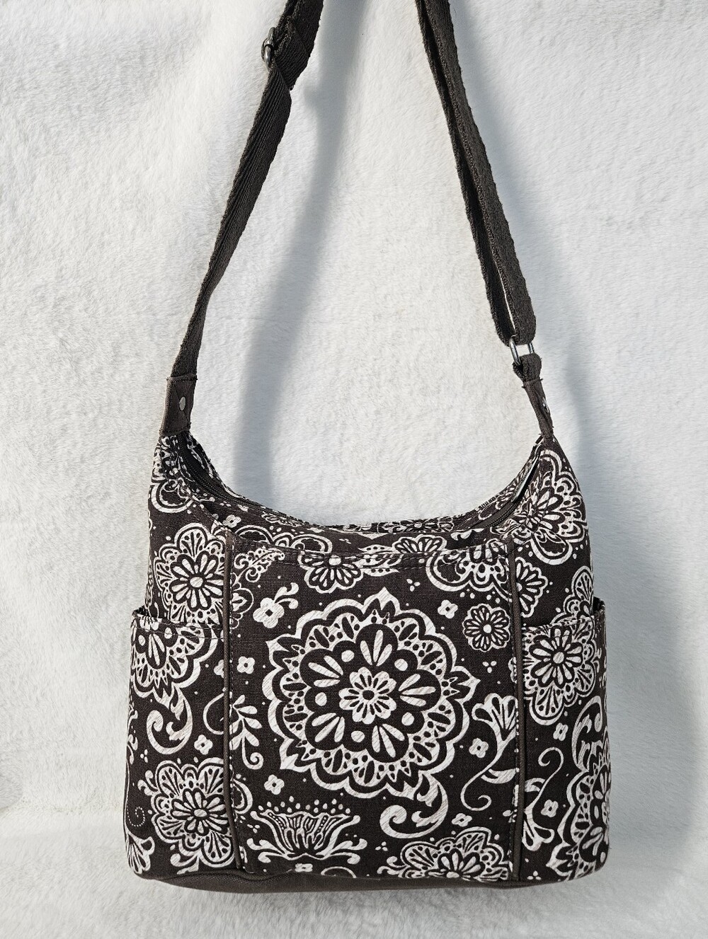 Thirty One "Free To Be" Carry All Shoulder Crossbody Bag